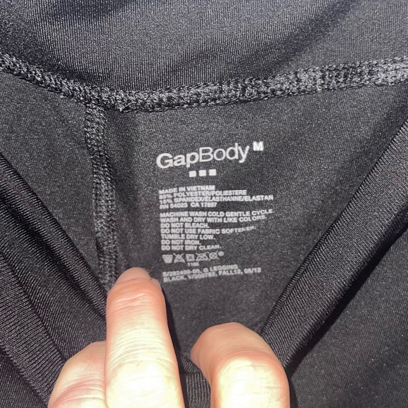 GAP BODY Black Leggings with Zipper Pocket for Keys on Back M - Picture 4 of 5